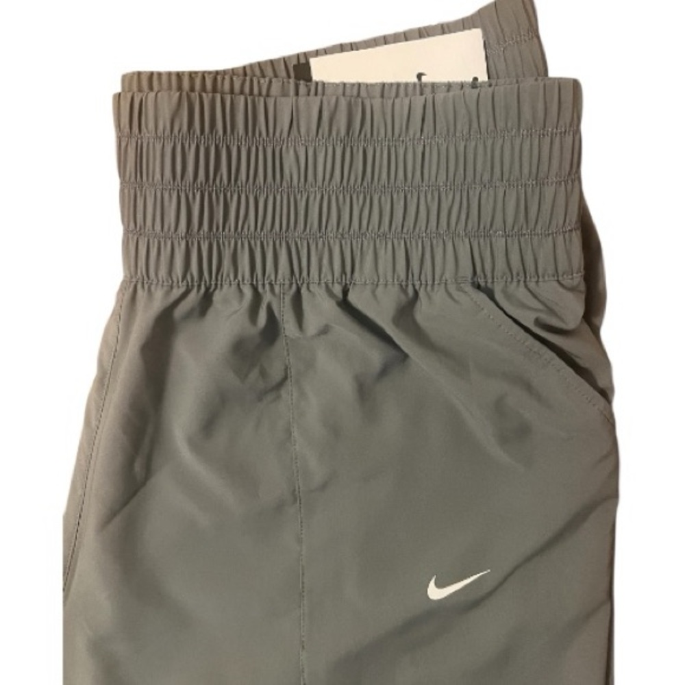 Nike Plus Dry-Fit Training Pant 2X Women’s
Khaki Color  New - Picture 2 of 10